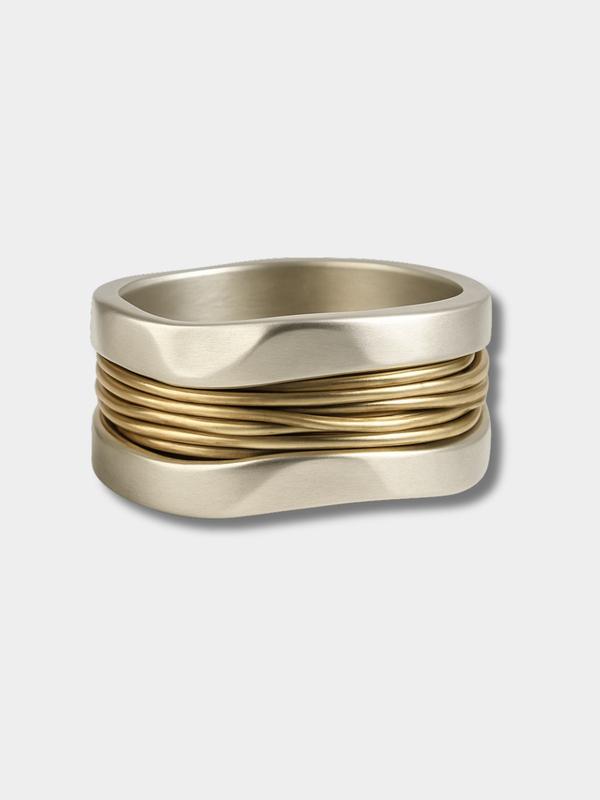 Maria – Silver Ring with Gold Threads