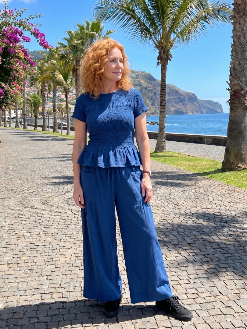 Eirenne | Conjunto de top fruncido con detalle de peplum y pantalones de pierna ancha