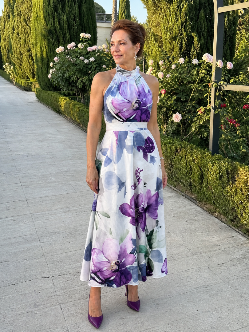 Omego | Vestido midi fluido con cuello halter y estampado floral suave