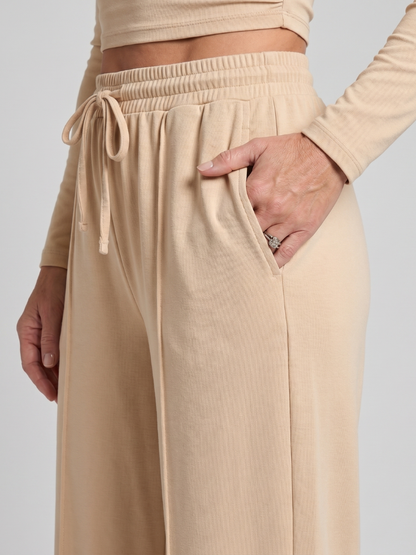 Avam | Conjunto de top corto de manga larga y cuello redondo con pantalones