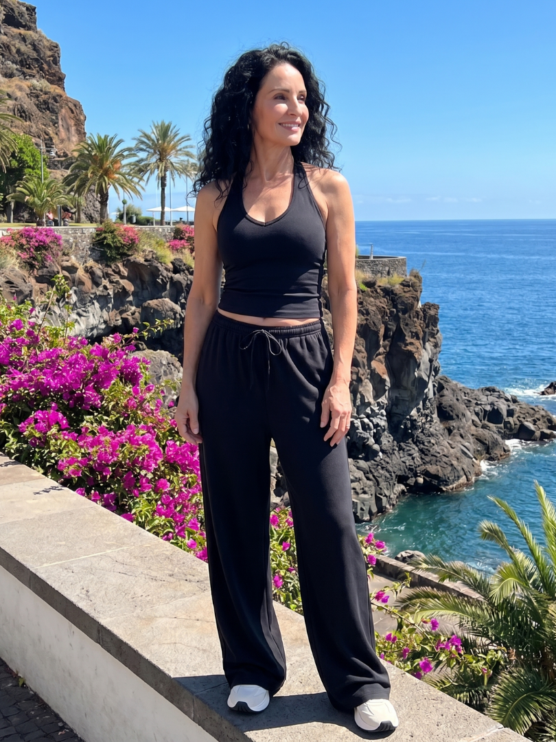 Helena | Top sin mangas con escote redondo y pantalones de pierna ancha