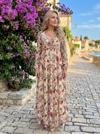 Camelo | Vestido maxi de manga larga con estampado floral en capas